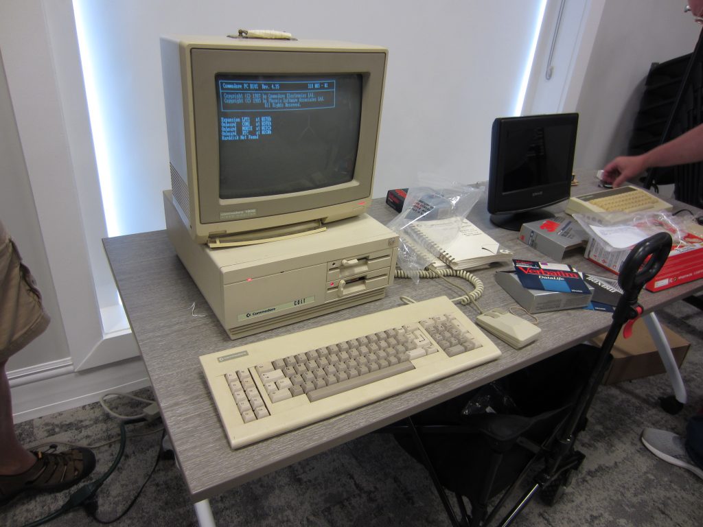 This Commode Colt was brought by Simon. It is using a CGA cable whipped up on the spot by Lige. This Colt has an 8088 processor.