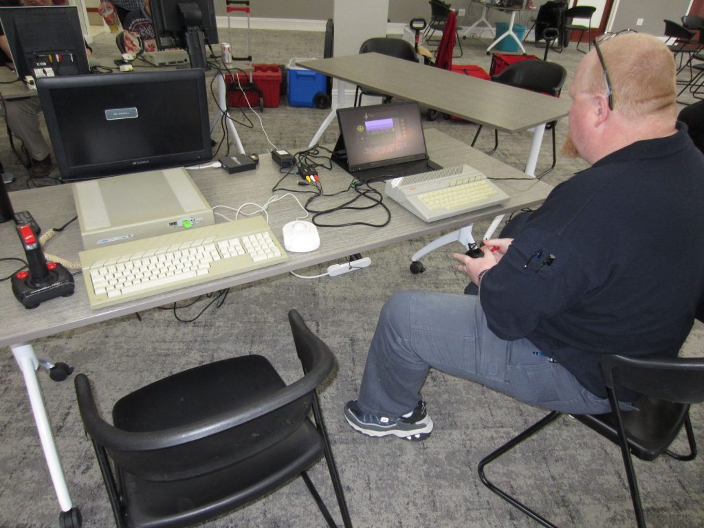 An Atari 130XE in the MIDI network playing MIDI Maze.